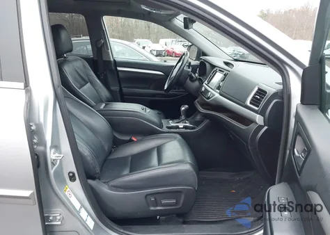 2019 Toyota Highlander Xle z USA, uszkodzony, nr VIN 5TDJZRFH3KS601866